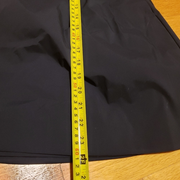 Uniqlo pleated navy skirt - Picture 3 of 4